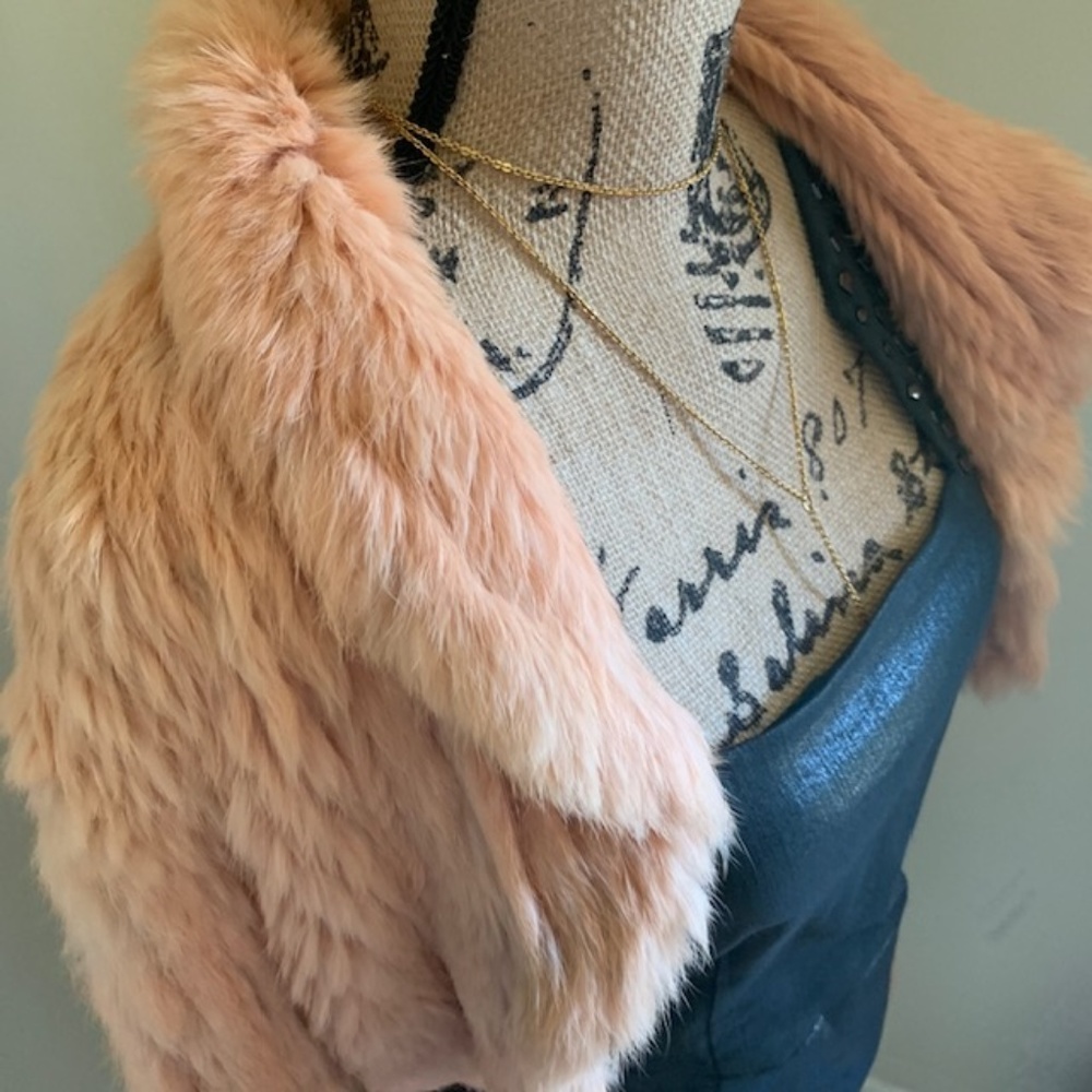 ❄️SALE❄️ Genuine rabbit fur cropped pink jacket - Picture 3 of 8